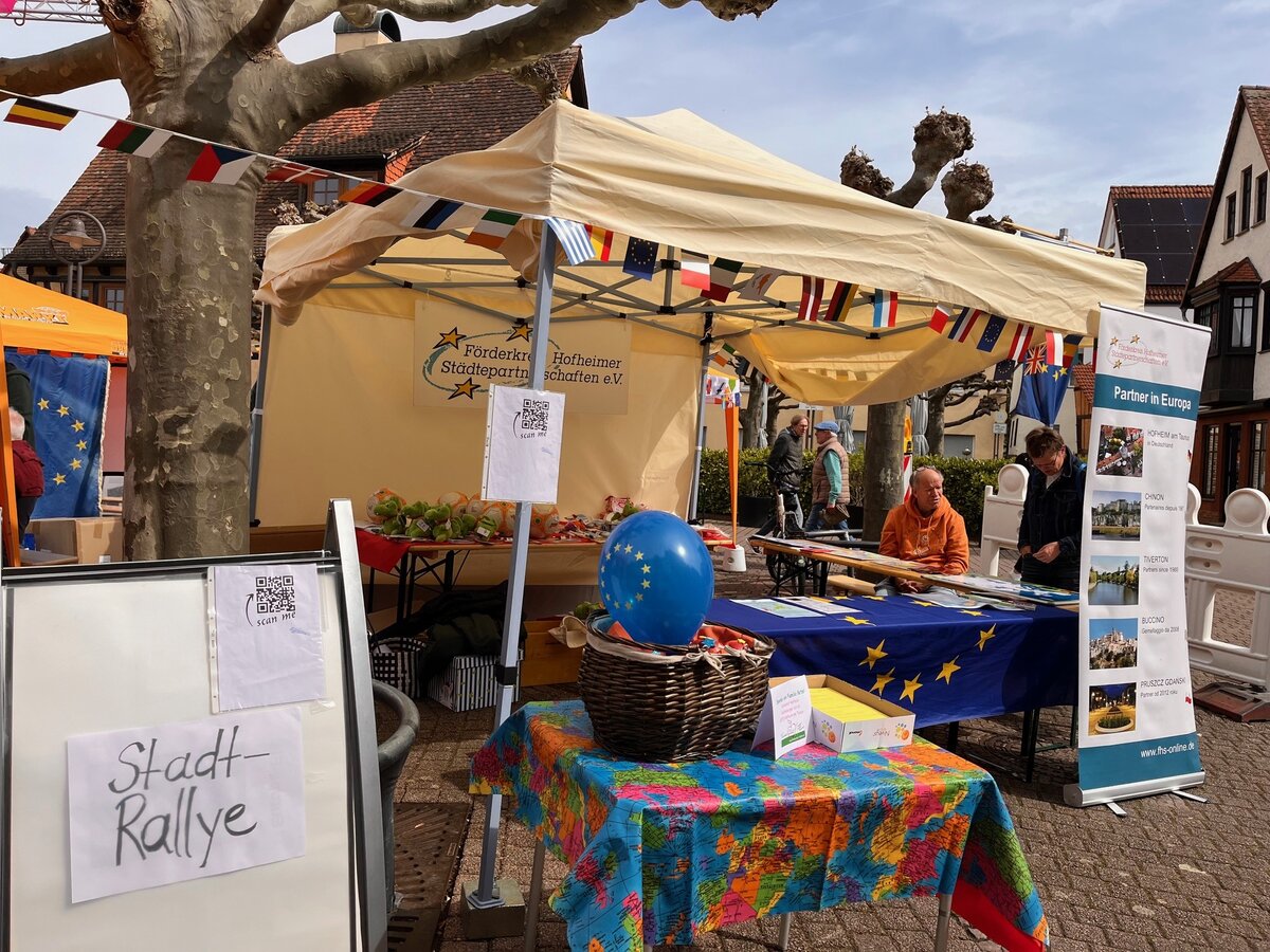 Info-Stand des FHS mit vielen tollen Angeboten, u.a. eine Stadtrallye 