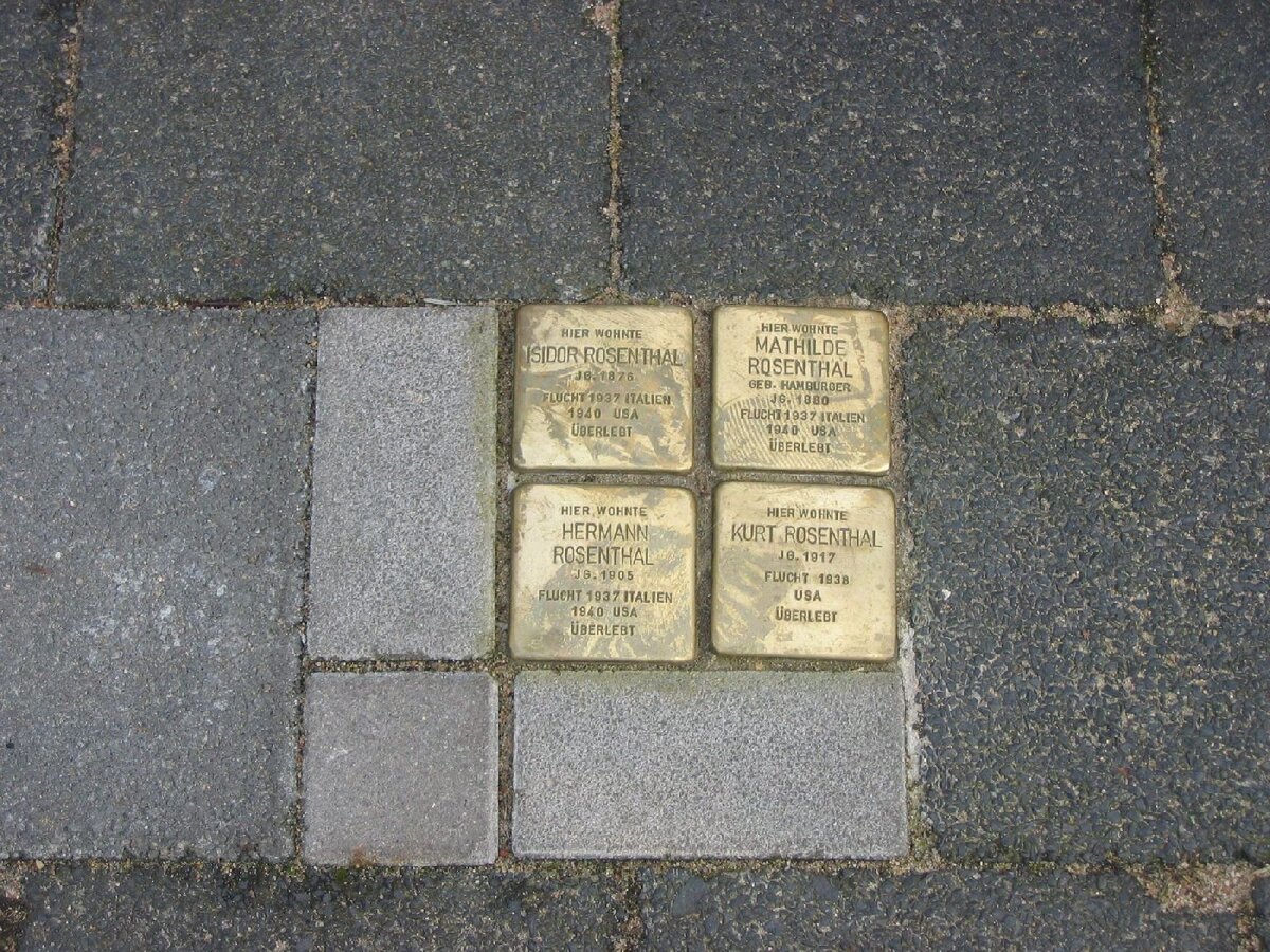 Stolpersteine Rosenthal in der Brühlstraße 203 in Hofheim am Taunus (Steinverlegung am 22.04.2008)